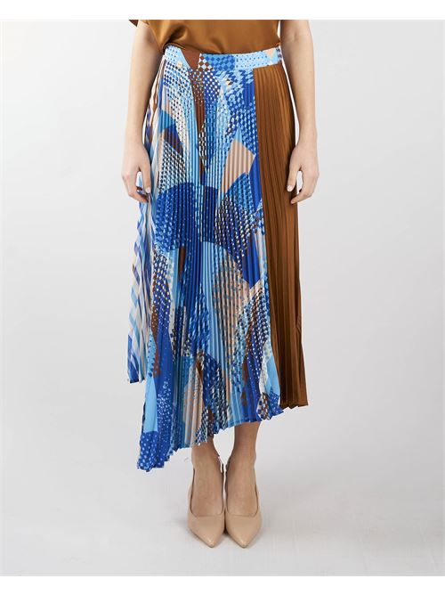 Pleated skirt with split Manila Grace MANILA GRACE | Skirt  | N275PSMA425